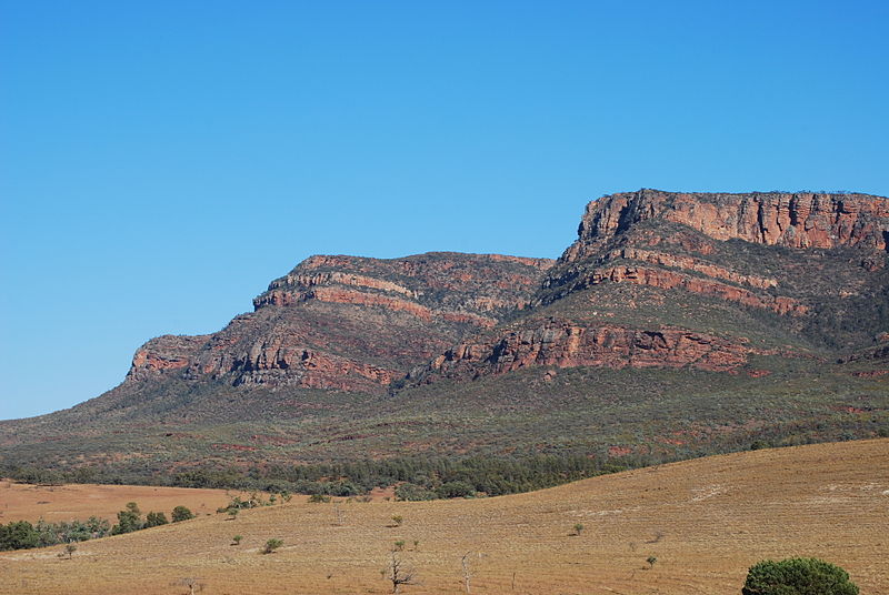 Wilpena Pound, Flinders Ranges (image)